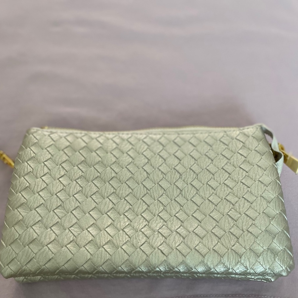 Elegant Woven Clutch in Silver. A No Name clutch or crossbody. Brand New